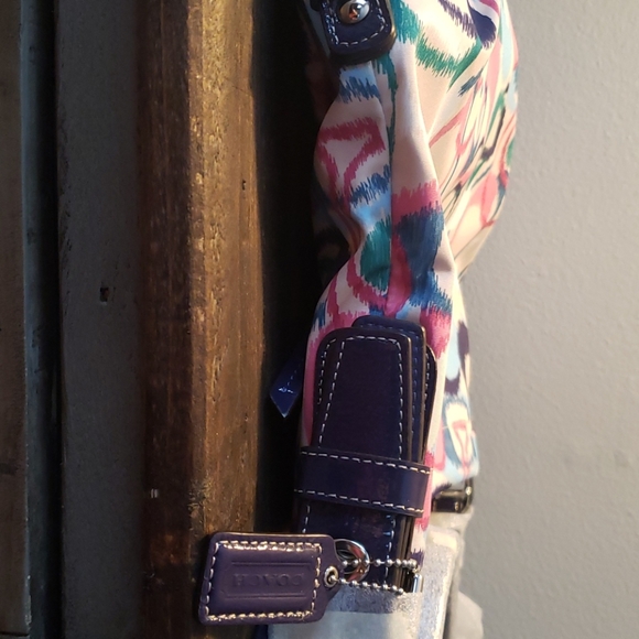 20% off Coach Bag NWT - Picture 9 of 9